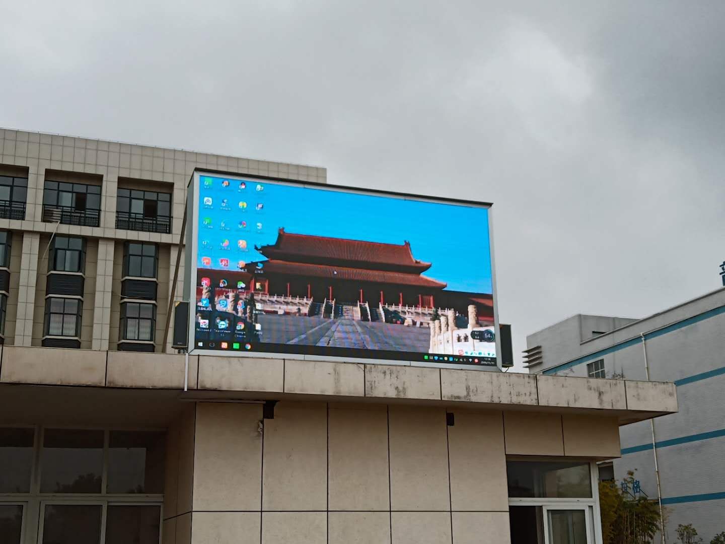 泰和县电子科技产业园户外P6彩屏